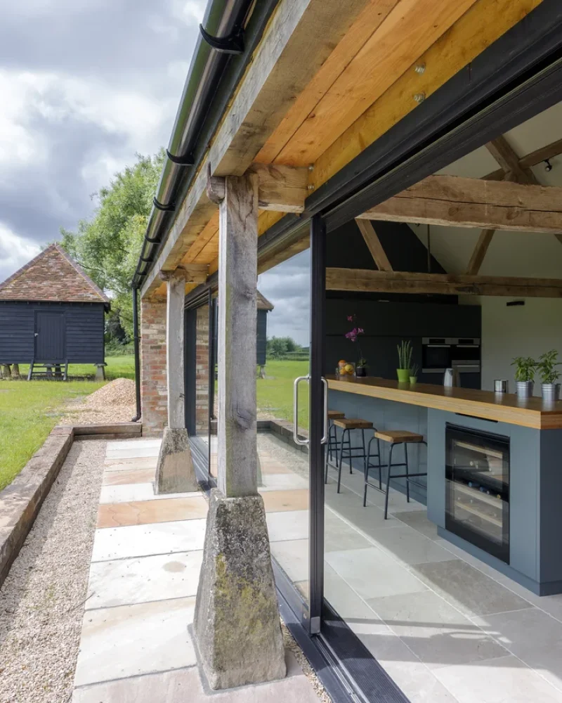 Réalisation cuisine extérieure, Optimum Services, cuisiniste agenceur à Carnac